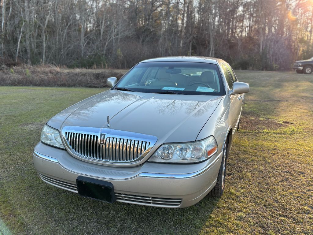 2004 Lincoln Town Car Signature